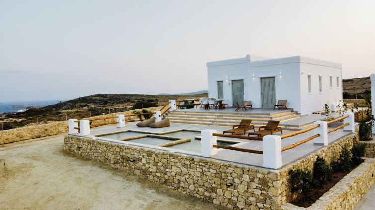 The beautiful Villa “Antikeri” is overseeing Pori beach